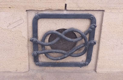 Knots on Dock Street building