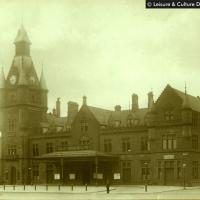 Dundee West Station