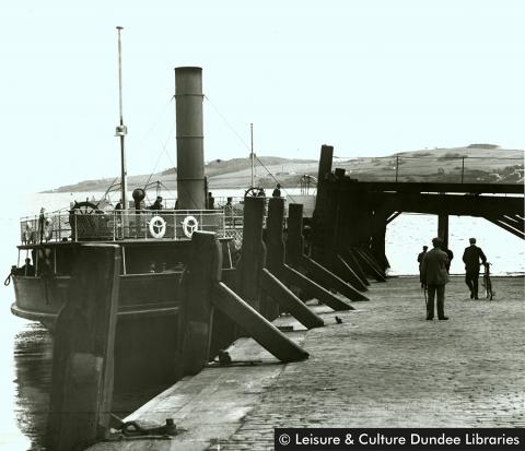 Tay Ferry at Craig Pier, Dundee