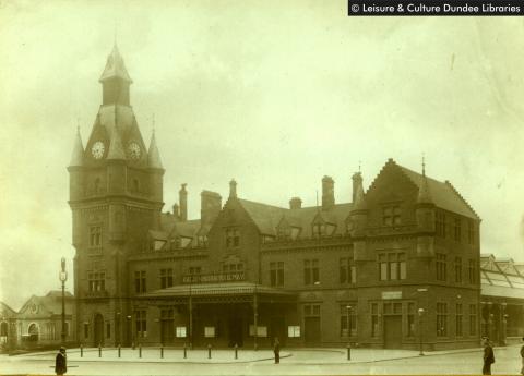 Dundee West Station