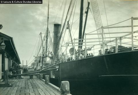 Unloading Jute at Victoria Dock