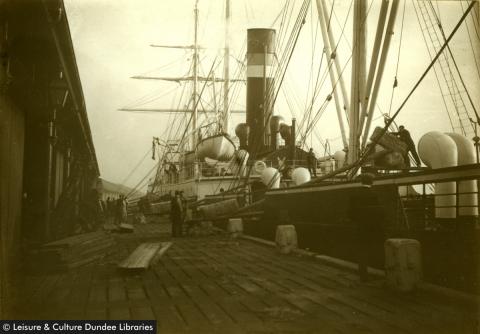 Unloading Jute at Victoria Dock